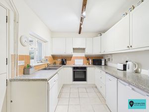 Kitchen- click for photo gallery